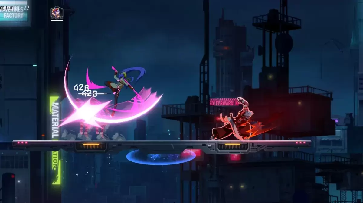 Un prototipo en el efecto de entropía BlazBlue que realiza un ataque en el aire